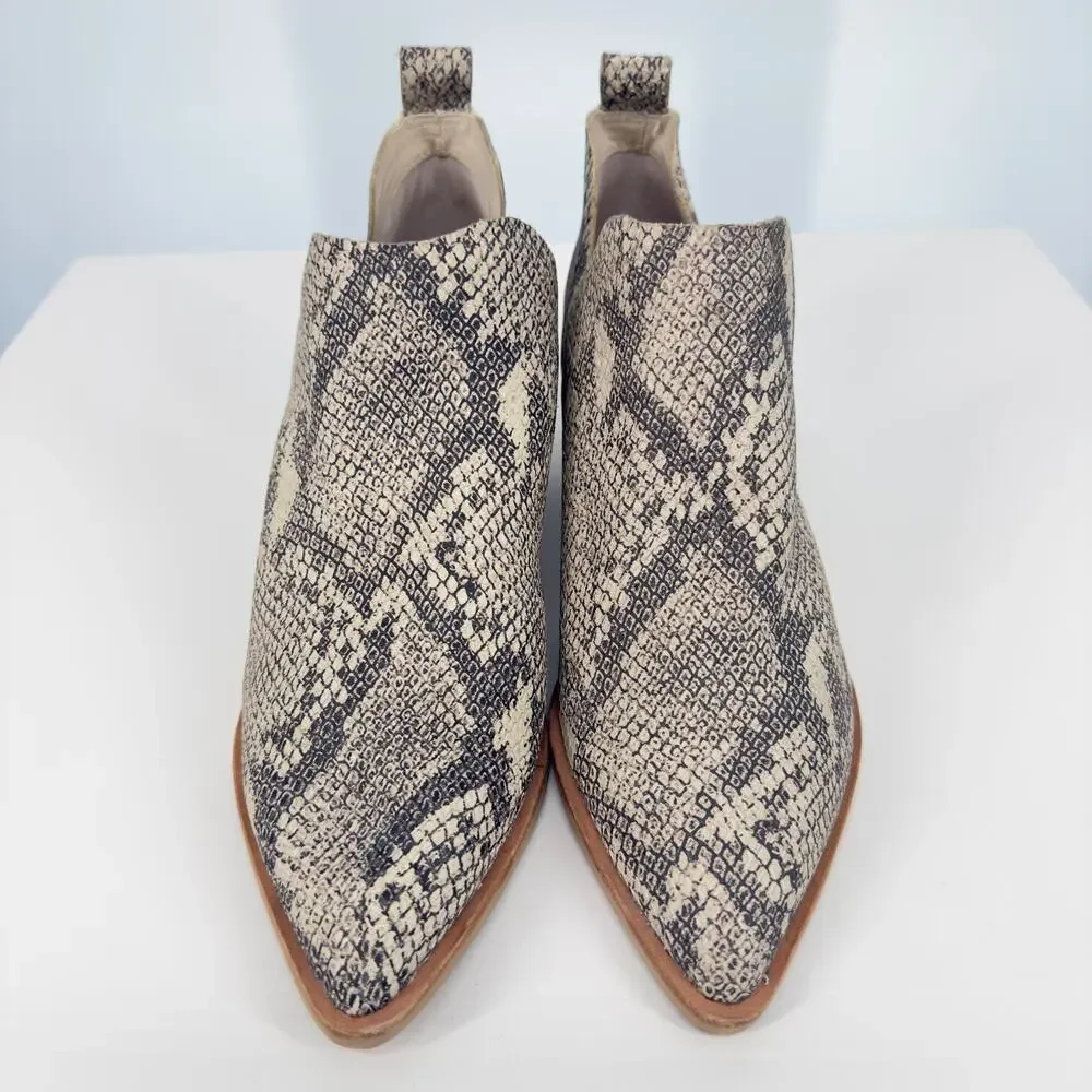 Dolce Vita Sonni Leather Whte/Black Snake Print Pointy Toe Ankle Bootie US 9